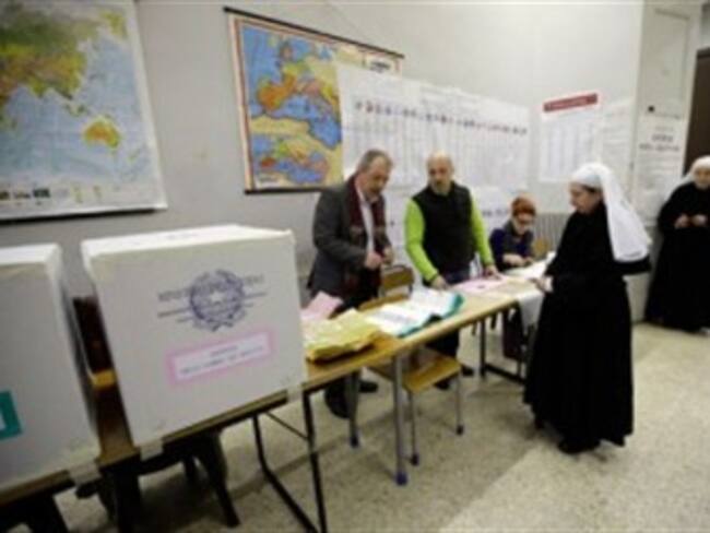 Reabren casillas en Italia en segunda jornada electoral