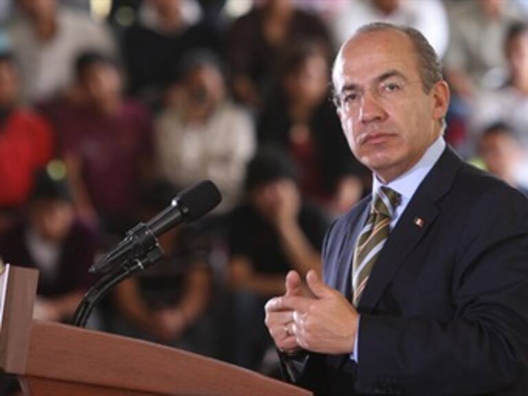 Se comunica Felipe Calderón con sus homólogos de Cánada y E.U