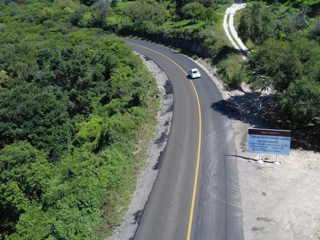 Modernización de 820 km de infraestructura carretera en La Mixteca de Oaxaca presenta avance del 78%: SICT