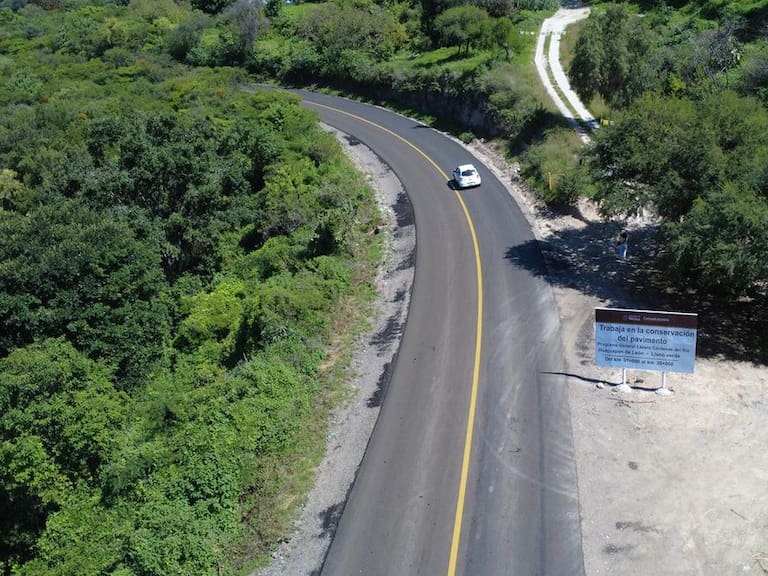 Modernización de 820 km de infraestructura carretera en La Mixteca de Oaxaca presenta avance del 78%: SICT