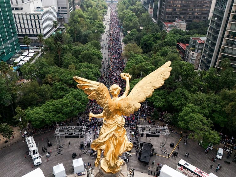 Del Ángel de la Independencia a la Glorieta del Caballito, CDMX rompió el Récord Guinness de la ola humana más grande del mundo con motivo de los festejos de la Copa Mundial de la FIFA 2026. FOTO: TOMÁS PÉREZ DE LA CRUZ/CUARTOSCURO.COM