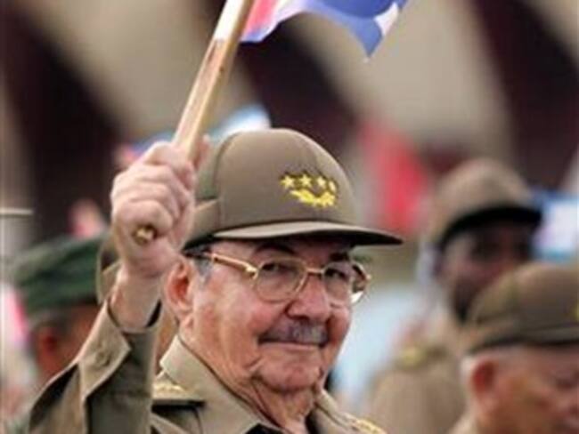 Llega Raúl Castro a Chile para cumbre Celac-UE