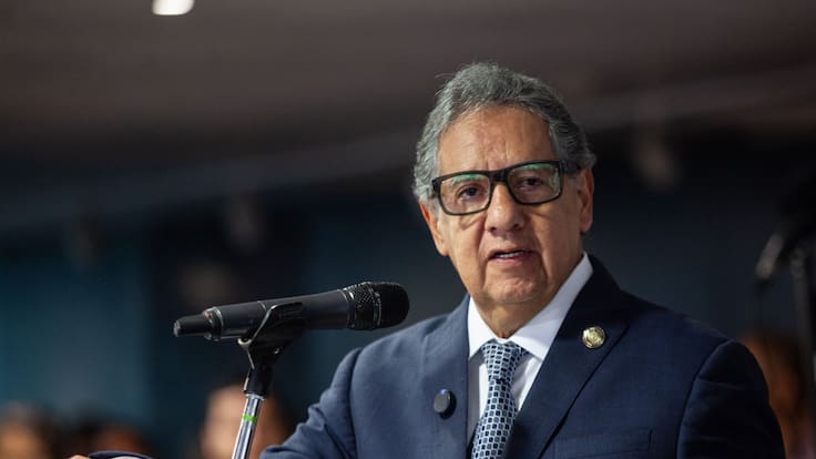 Higinio Martínez se deslinda de petición para usar el Salón de Protocolos del AICM