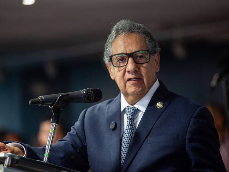 Higinio Martínez se deslinda de petición para usar el Salón de Protocolos del AICM