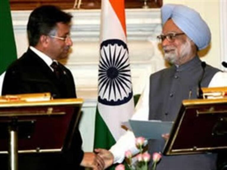 Acusa Pakistán a India de matar otro soldado en Cachemira