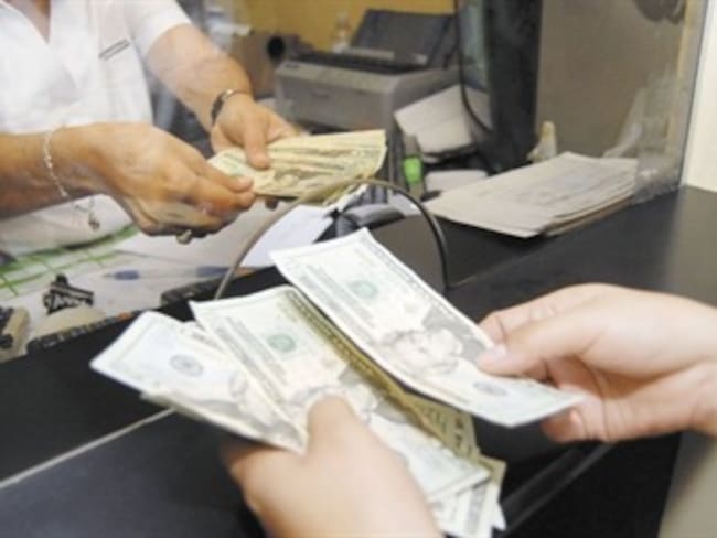 Caen remesas 7.2% en junio, suman 12 meses a la baja