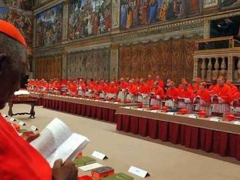 Comienzan cardenales deliberaciones previas a cónclave