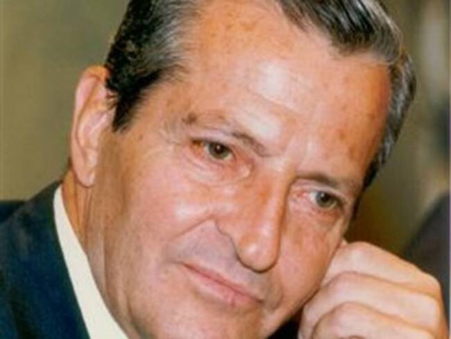 España se viste de luto por la muerte del ex presidente Adolfo Suárez González