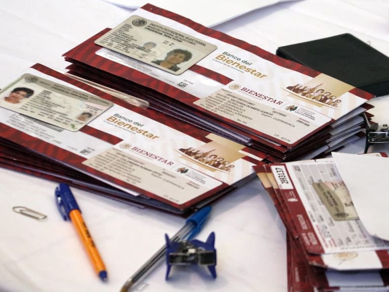 Bancos no podrán retener dinero de pensiones, aprueban diputados