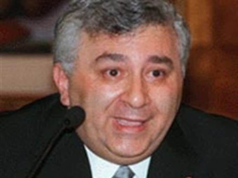 Se registra Chuayffet como precandidato del PRI a diputado federal