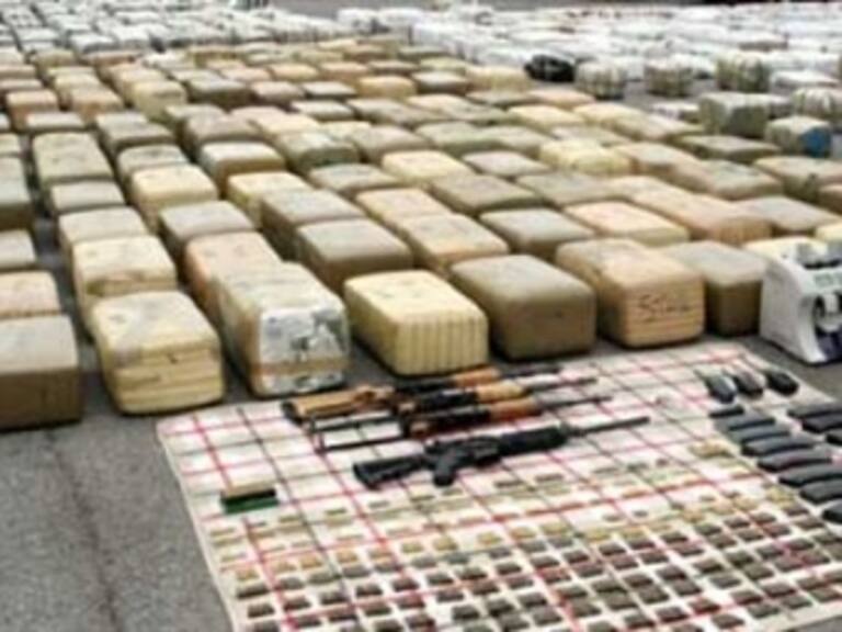 Decomisan en Panamá 2 mil kilos de cocaína y 30 fusiles de asalto