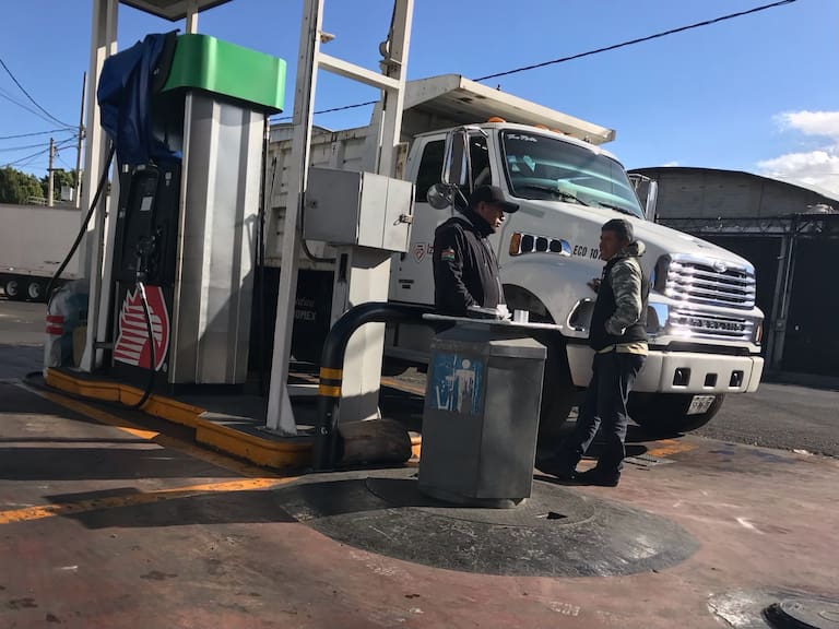 Empresarios gasolineros y el Gobierno de México, acordaron implementar una reducción temporal en el precio diésel a nivel nacional.