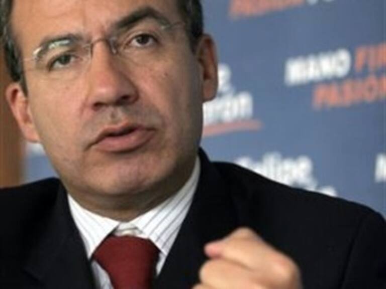 No pido actos de martirio o heroísmo, sino apoyo decidido: Calderón