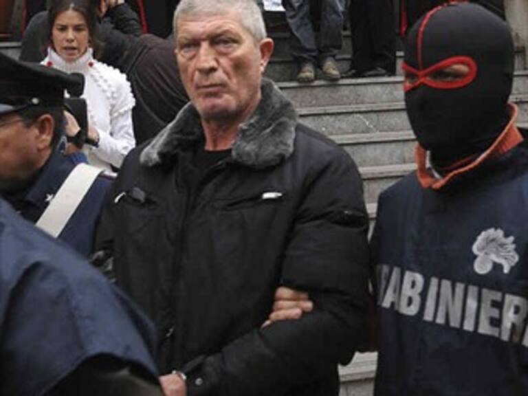 Arrestan a 20 vinculadas con la mafia napolitana