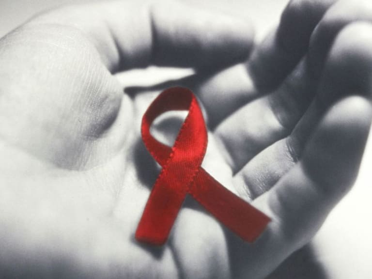 Niña es discriminada en escuela por ser portadora de VIH