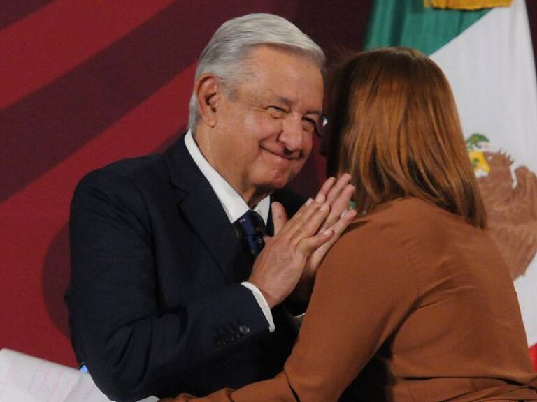AMLO responde a Tatiana Clouthier sobre jauría… “ya no hay tapadismo”