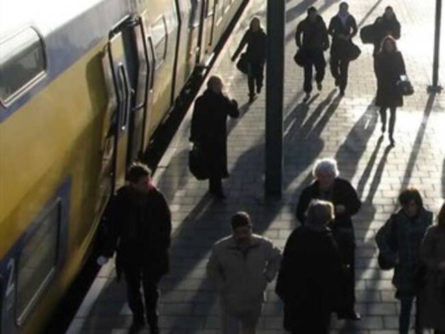 Aviso de bomba de ETA obliga a cortar línea de trenes en País Vasco