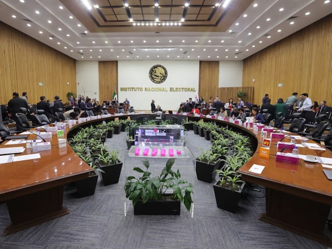 Aprueba Consejo General del INE no incluir sobrenombres en las boletas de la elección judicial