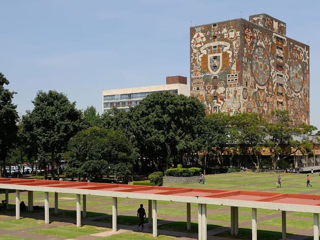 UNAM: Lanzan convocatoria para docentes de español y pueden ganar hasta $22,000 mensuales