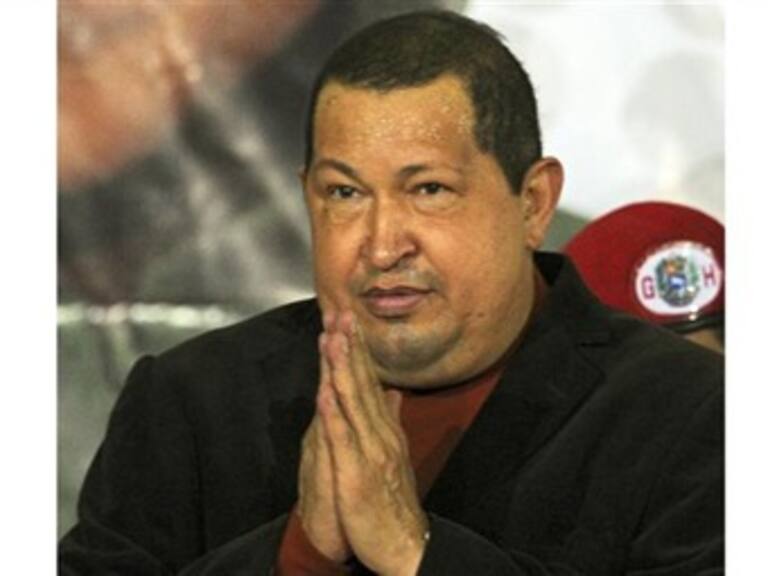 Chávez llega a Cuba para ser operado de tumor