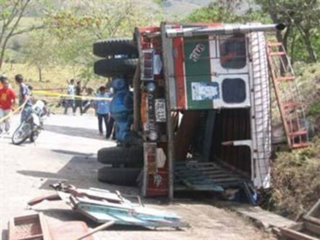 Deja 13 muertos y 15 heridos accidente vial en Venezuela