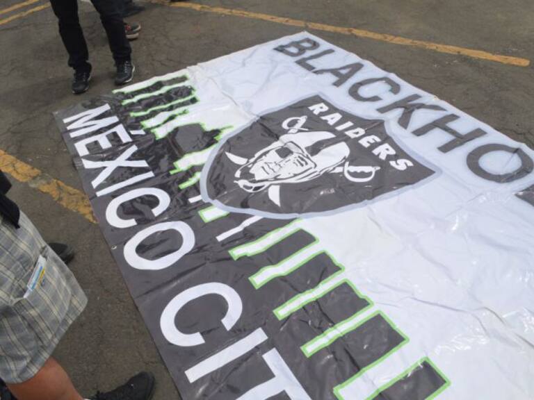 Imágenes del Fan Fest de los Raiders de Oakland en el Estadio Azteca