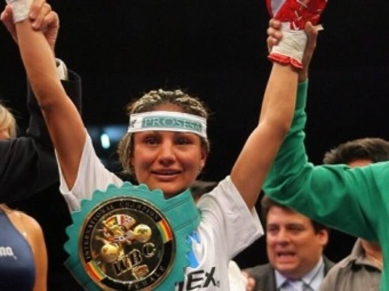 Destaca Mariana Juárez como 'Boxeadora del Año' del CMB