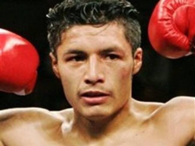 Jhonny González cumple prepesaje rumbo a pelea contra Clive Atwell