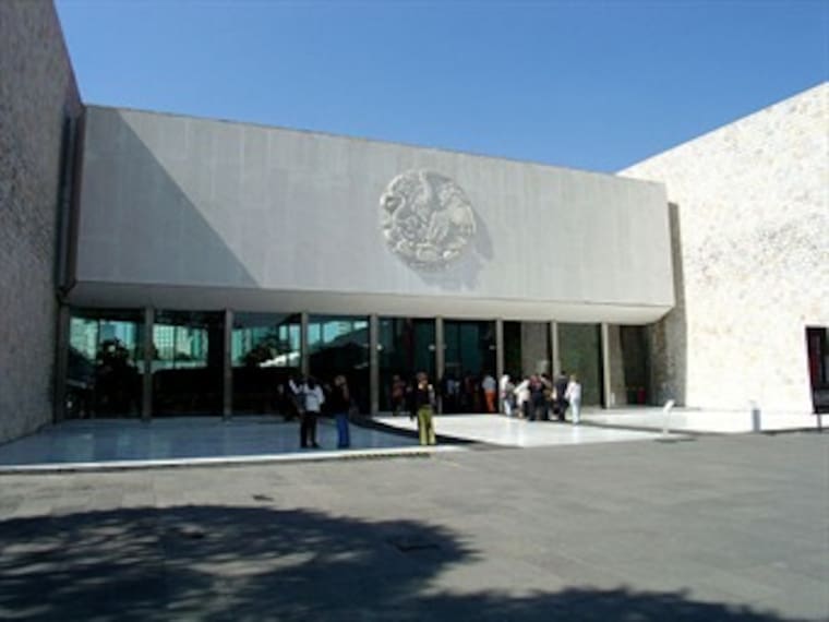 Museo de Antropología.&#039;Lobby W&#039; con Marco Daniel Guzman