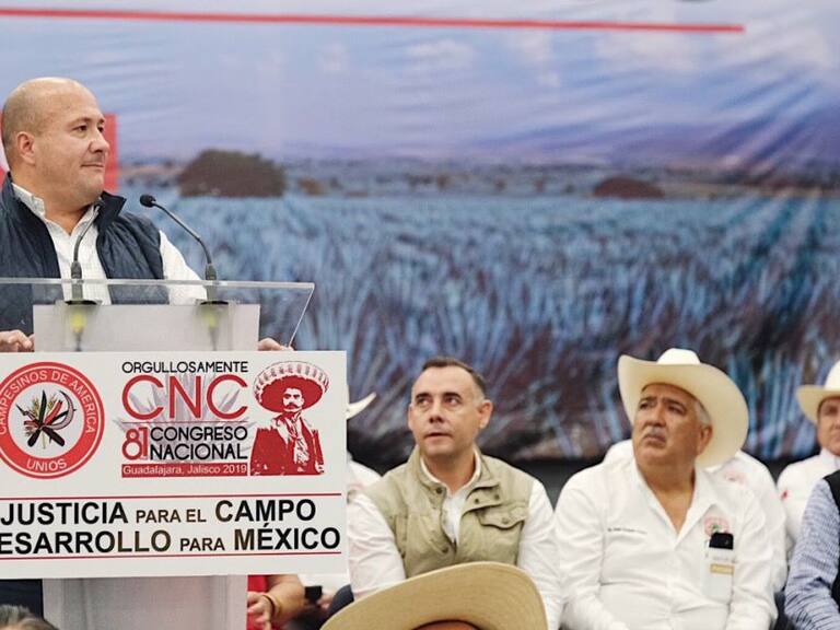 Enrique Alfaro pide unidad a los campesinos