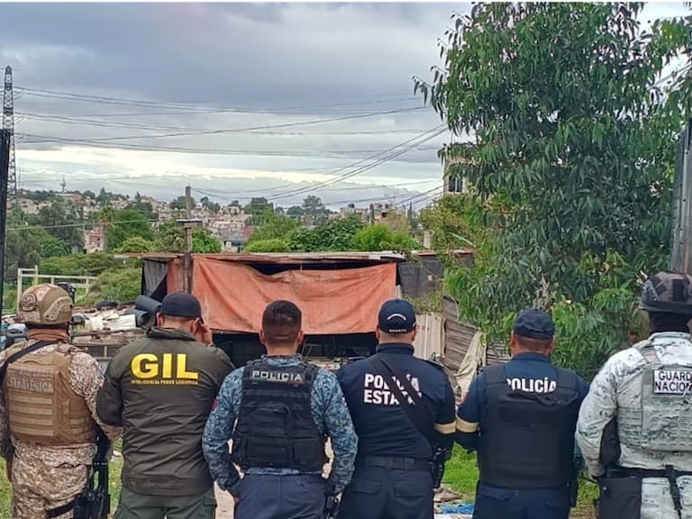 Continúan las acciones conjuntas de las fuerzas de seguridad para el aseguramiento de predios dedicados al huachicol en el Estado de México.