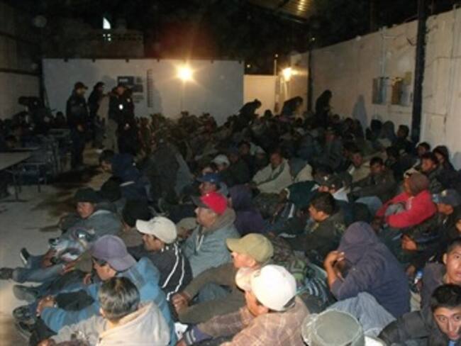 Rescatan a 50 indocumentados lanzados al mar frente a costa italiana