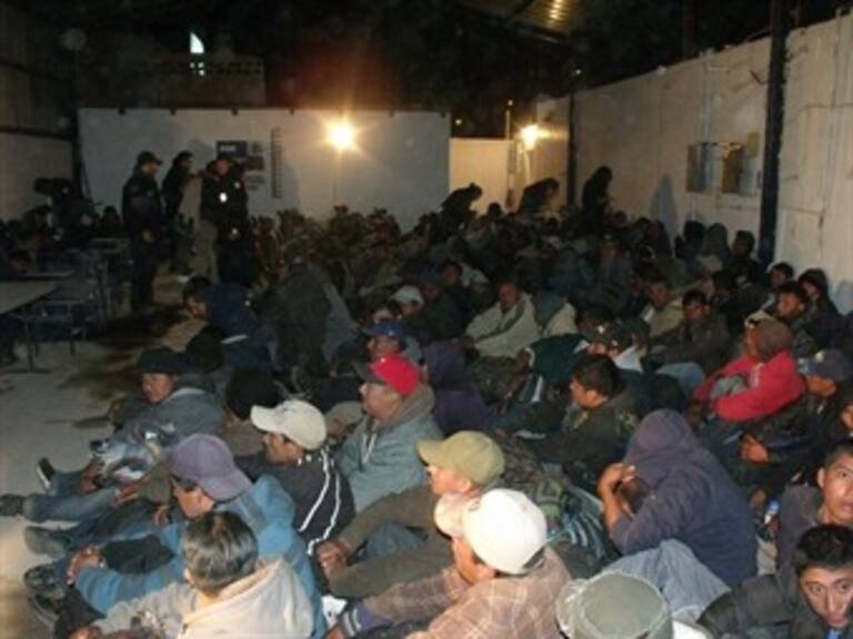 Rescatan a 50 indocumentados lanzados al mar frente a costa italiana