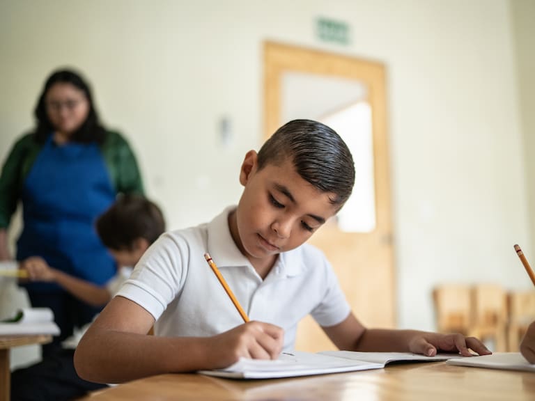 El periodo de preinscripciones para primero de secundaria para el ciclo escolar 2025-2026 en el Estado de México ya está en marcha.