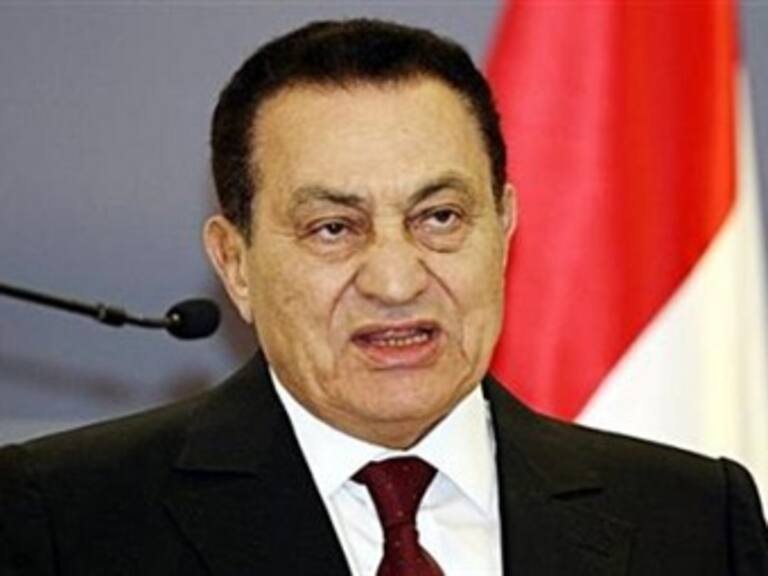 Trasladan a Mubarak a la cárcel de Tora luego que mejoró su salud