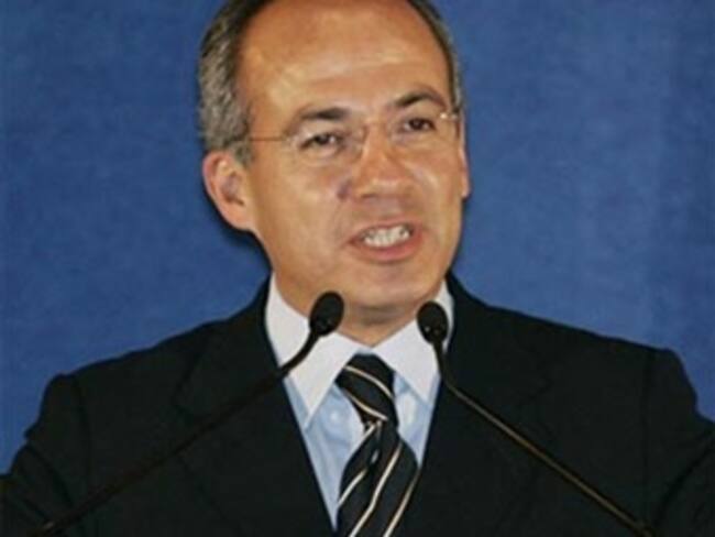 Destaca Calderón avances en atención a la salud