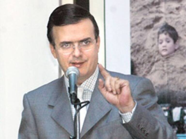 Grave error de PGR inconformarse por bodas gay: Ebrard