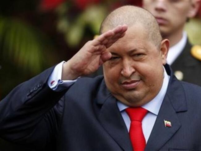 Atribuye Chávez su cáncer al estrés