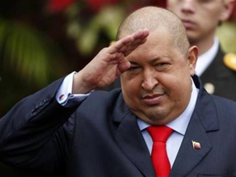 Atribuye Chávez su cáncer al estrés
