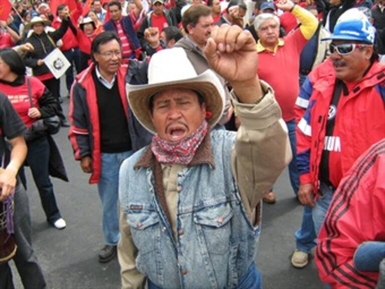 Se manifiestan en Pachuca 8 mil integrantes del SME