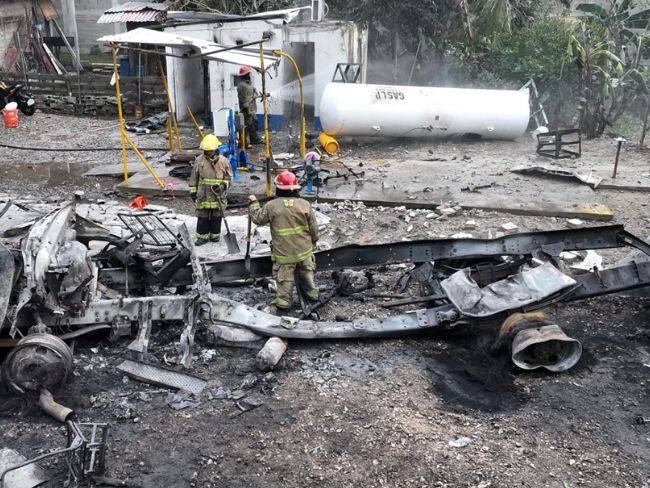 Gasera en Tabasco explota: video muestra pipas, vehículos y casas quemadas en la ranchería Río Viejo