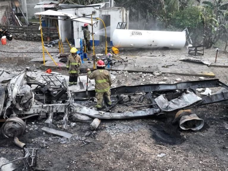 Difunden video de la explosión y el incendio en Tabasco. X-@TabascoJavier