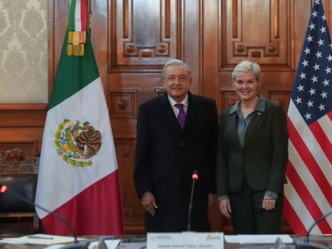 México revisará “caso por posible injusticia” por Reforma Eléctrica: AMLO