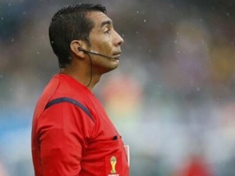 Sustituye FIFA a árbitro que anuló goles a México