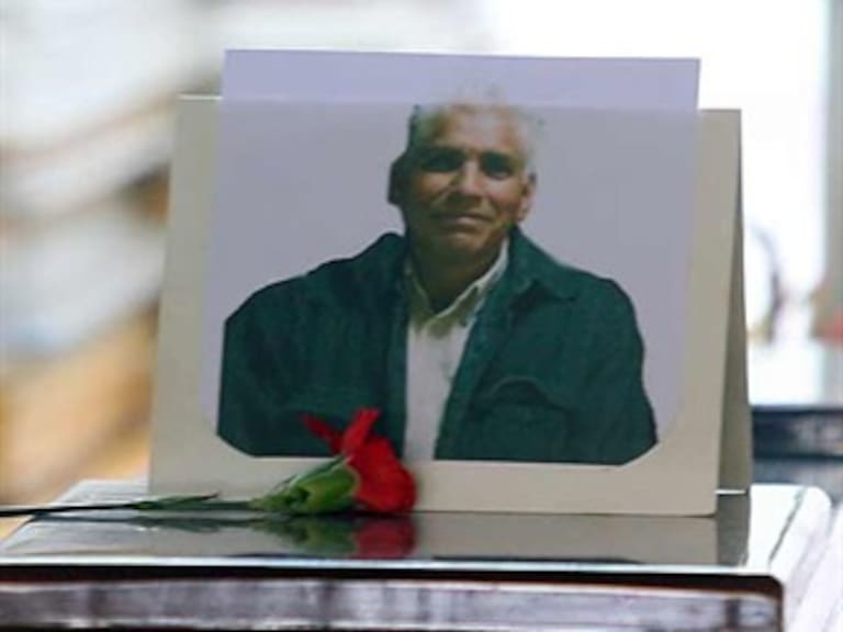 Entrega GDF apoyos a viuda del héroe del metro