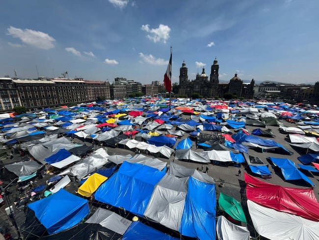CNTE analiza levantar el plantón del Zócalo