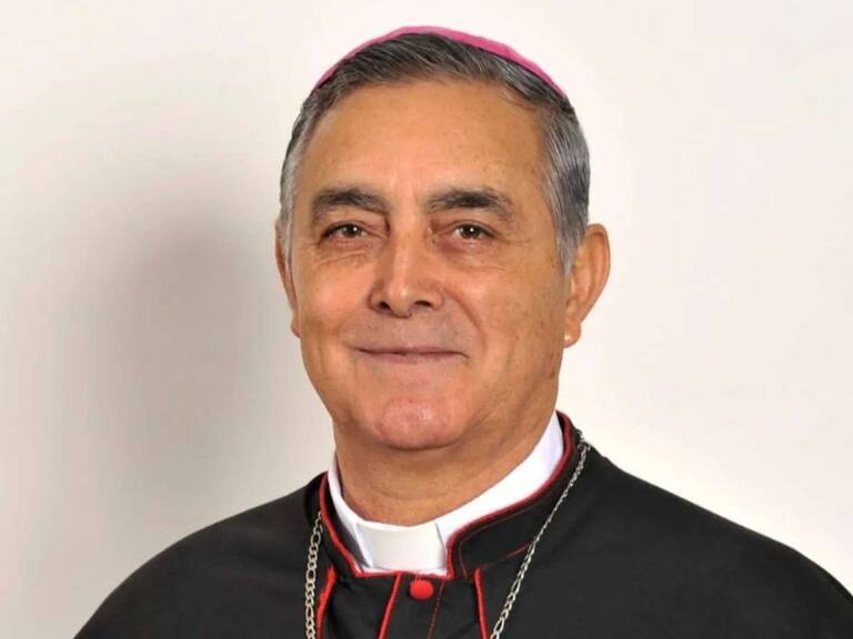 Celebra AMLO la localización del obispo emérito de Chilpancingo