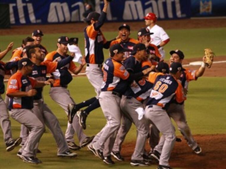 Victoria de Los Tigres de Quintana Roo. Carlos Cisneros, beisbolista