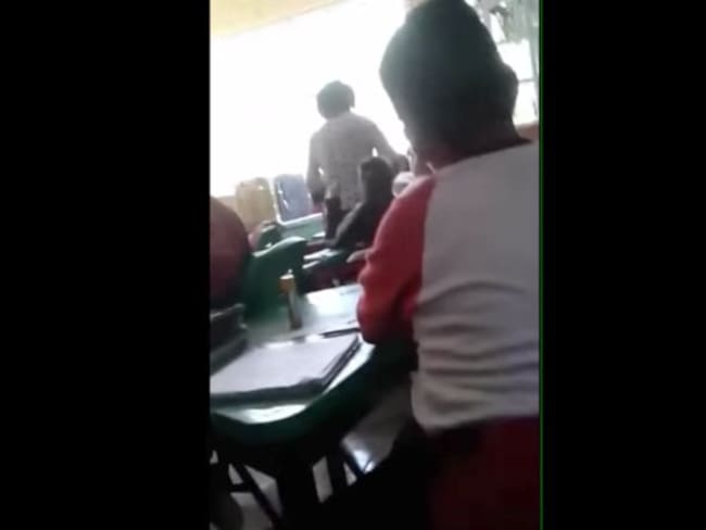 Maestra de primaria fue puesta a disposición luego de agredir a uno de sus alumnos