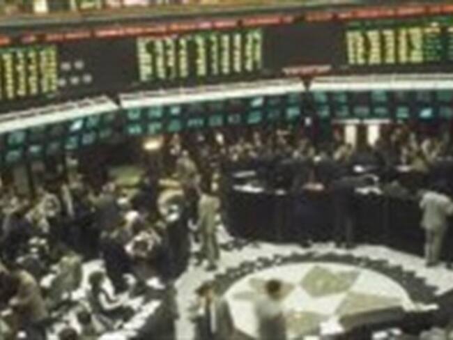 Caen acciones de Ica. Momento corporativo con Roberto Aguilar